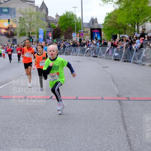 25.04.2026 - Das Zehntel Tim E. http://msf.ph/oto/9576543 25.04.2026 10:57:17 Ziel 5302, 5374, 5401, 5409, 5419, 5437, 5522, 5528, 5678, 5821, 5830, 5831, 6169, 6175, 6330, 6728, 6737, 6751, 6877, 6901, 7065, 7079, 7134, 7222, 7224, 7374, 7377, 7396, 7398, 7401, 7406, 7413, 7427, 7455, 7464, 7506, 7575, 7853, 7958 meine-sportfotos.de