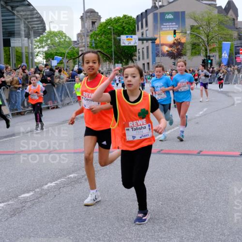 25.04.2026 - Das Zehntel Tim E. http://msf.ph/oto/9576552 25.04.2026 10:57:18 Ziel 5013, 5302, 5374, 5409, 5522, 5528, 5821, 5830, 5831, 6138, 6169, 6175, 6728, 6737, 6751, 6877, 6901, 7065, 7079, 7134, 7222, 7224, 7374, 7377, 7396, 7398, 7401, 7406, 7413, 7427, 7455, 7464, 7506, 7958 meine-sportfotos.de