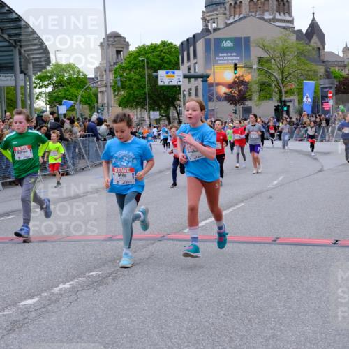 25.04.2026 - Das Zehntel Tim E. http://msf.ph/oto/9576556 25.04.2026 10:57:19 Ziel 5013, 5302, 5333, 5374, 5409, 5522, 5528, 5821, 5831, 6138, 6169, 6175, 6235, 6728, 6737, 6751, 6877, 6901, 7065, 7079, 7134, 7222, 7224, 7374, 7377, 7396, 7398, 7401, 7406, 7413, 7427, 7455, 7464, 7506, 7958 meine-sportfotos.de