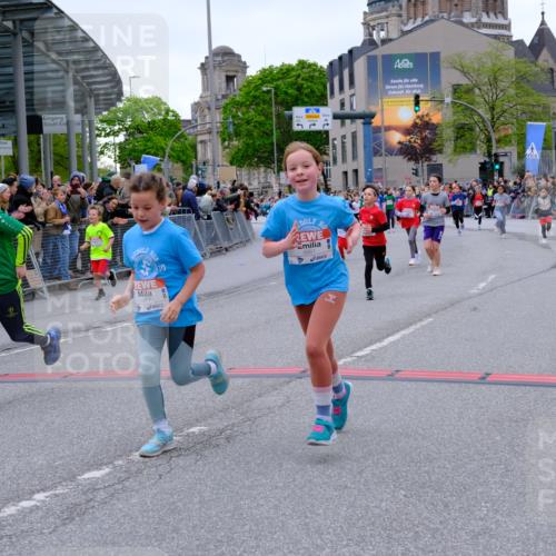 25.04.2026 - Das Zehntel Tim E. http://msf.ph/oto/9576559 25.04.2026 10:57:20 Ziel 5013, 5302, 5333, 5338, 5374, 5409, 5522, 5528, 5821, 5831, 6138, 6169, 6175, 6235, 6728, 6737, 6751, 6877, 6901, 7065, 7079, 7134, 7222, 7224, 7374, 7377, 7396, 7398, 7401, 7406, 7413, 7427, 7455, 7464, 7506, 7958 meine-sportfotos.de