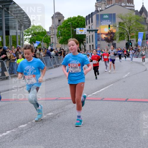 25.04.2026 - Das Zehntel Tim E. http://msf.ph/oto/9576560 25.04.2026 10:57:20 Ziel 5013, 5302, 5333, 5338, 5374, 5409, 5522, 5528, 5821, 5831, 6138, 6169, 6175, 6235, 6728, 6737, 6751, 6877, 6901, 7065, 7079, 7134, 7222, 7224, 7374, 7377, 7396, 7398, 7401, 7406, 7413, 7427, 7455, 7464, 7506, 7958 meine-sportfotos.de