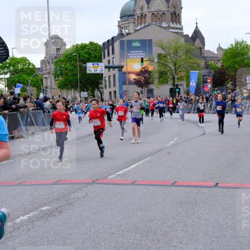 25.04.2026 - Das Zehntel Tim E. http://msf.ph/oto/9576561 25.04.2026 10:57:20 Ziel 5013, 5302, 5333, 5338, 5374, 5409, 5522, 5528, 5821, 5831, 6138, 6169, 6175, 6235, 6728, 6737, 6751, 6877, 6901, 7065, 7079, 7134, 7222, 7224, 7374, 7377, 7396, 7398, 7401, 7406, 7413, 7427, 7455, 7464, 7506, 7958 meine-sportfotos.de