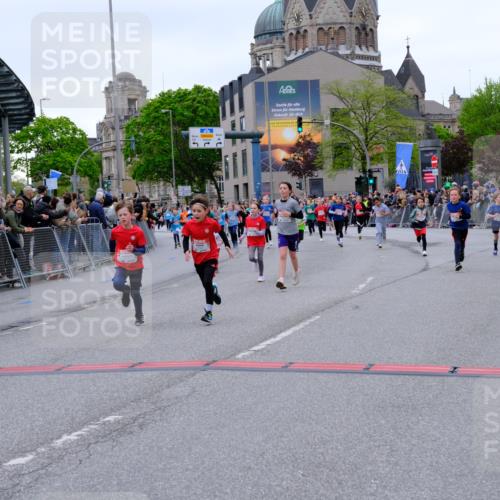 25.04.2026 - Das Zehntel Tim E. http://msf.ph/oto/9576562 25.04.2026 10:57:20 Ziel 5013, 5302, 5333, 5338, 5374, 5409, 5522, 5528, 5821, 5831, 6138, 6169, 6175, 6235, 6728, 6737, 6751, 6877, 6901, 7065, 7079, 7134, 7222, 7224, 7374, 7377, 7396, 7398, 7401, 7406, 7413, 7427, 7455, 7464, 7506, 7958 meine-sportfotos.de