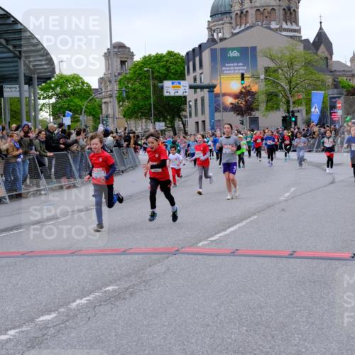 25.04.2026 - Das Zehntel Tim E. http://msf.ph/oto/9576564 25.04.2026 10:57:21 Ziel 5013, 5302, 5333, 5338, 5374, 5409, 5522, 5528, 5821, 5831, 5955, 6138, 6169, 6175, 6235, 6728, 6737, 6751, 6877, 6901, 7065, 7079, 7134, 7222, 7224, 7374, 7377, 7396, 7398, 7401, 7406, 7413, 7455, 7464, 7506, 7958, 8016 meine-sportfotos.de