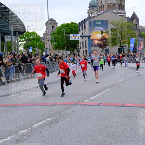 25.04.2026 - Das Zehntel Tim E. http://msf.ph/oto/9576565 25.04.2026 10:57:21 Ziel 5013, 5302, 5333, 5338, 5374, 5409, 5522, 5528, 5821, 5831, 5955, 6138, 6169, 6175, 6235, 6728, 6737, 6751, 6877, 6901, 7065, 7079, 7134, 7222, 7224, 7374, 7377, 7396, 7398, 7401, 7406, 7413, 7455, 7464, 7506, 7958, 8016 meine-sportfotos.de