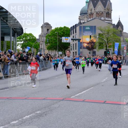 25.04.2026 - Das Zehntel Tim E. http://msf.ph/oto/9576566 25.04.2026 10:57:22 Ziel 5013, 5333, 5338, 5374, 5522, 5528, 5821, 5831, 5955, 6120, 6134, 6138, 6169, 6175, 6235, 6335, 6728, 6737, 6751, 6877, 6901, 7065, 7070, 7079, 7134, 7222, 7224, 7374, 7377, 7396, 7398, 7401, 7406, 7413, 7958, 8016 meine-sportfotos.de
