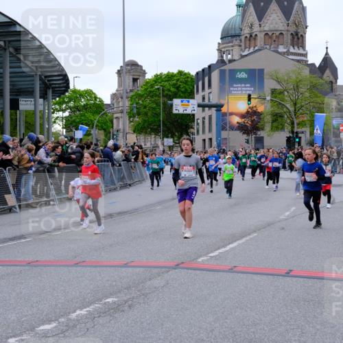 25.04.2026 - Das Zehntel Tim E. http://msf.ph/oto/9576567 25.04.2026 10:57:22 Ziel 5013, 5333, 5338, 5374, 5522, 5528, 5821, 5831, 5955, 6120, 6134, 6138, 6169, 6175, 6235, 6335, 6728, 6737, 6751, 6877, 6901, 7065, 7070, 7079, 7134, 7222, 7224, 7374, 7377, 7396, 7398, 7401, 7406, 7413, 7958, 8016 meine-sportfotos.de