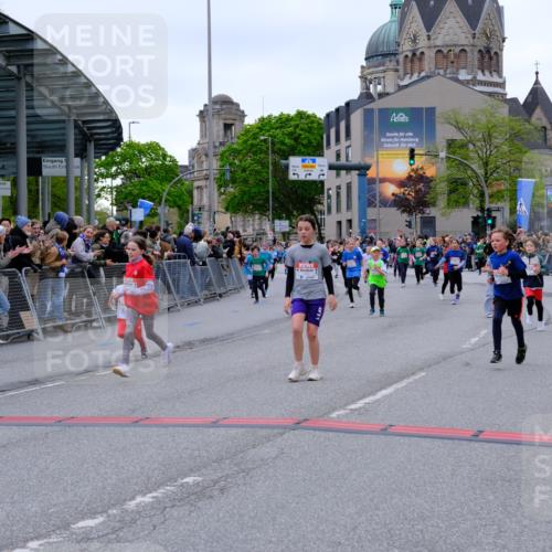 25.04.2026 - Das Zehntel Tim E. http://msf.ph/oto/9576568 25.04.2026 10:57:22 Ziel 5013, 5333, 5338, 5374, 5522, 5528, 5821, 5831, 5955, 6120, 6134, 6138, 6169, 6175, 6235, 6335, 6728, 6737, 6751, 6877, 6901, 7065, 7070, 7079, 7134, 7222, 7224, 7374, 7377, 7396, 7398, 7401, 7406, 7413, 7958, 8016 meine-sportfotos.de
