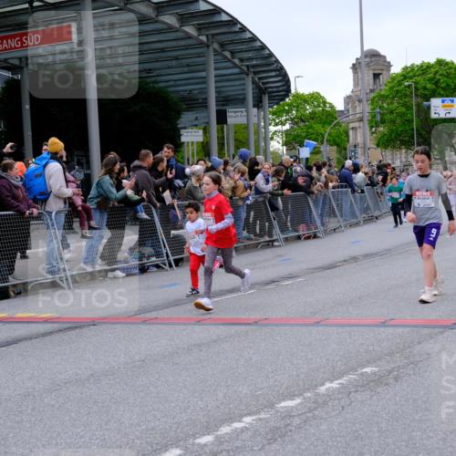 25.04.2026 - Das Zehntel Tim E. http://msf.ph/oto/9576572 25.04.2026 10:57:23 Ziel 5013, 5333, 5338, 5374, 5442, 5522, 5528, 5619, 5821, 5831, 5955, 6120, 6134, 6138, 6169, 6175, 6235, 6335, 6728, 6737, 6751, 6877, 6901, 7065, 7070, 7079, 7134, 7222, 7224, 7374, 7377, 7396, 7398, 7401, 7413, 7682, 7958, 8016 meine-sportfotos.de