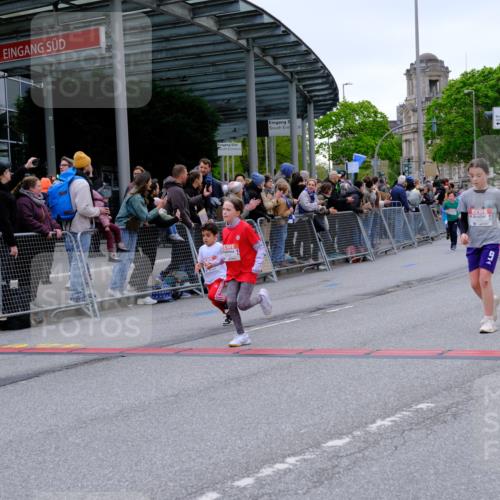 25.04.2026 - Das Zehntel Tim E. http://msf.ph/oto/9576573 25.04.2026 10:57:23 Ziel 5013, 5333, 5338, 5374, 5442, 5522, 5528, 5619, 5821, 5831, 5955, 6120, 6134, 6138, 6169, 6175, 6235, 6335, 6728, 6737, 6751, 6877, 6901, 7065, 7070, 7079, 7134, 7222, 7224, 7374, 7377, 7396, 7398, 7401, 7413, 7682, 7958, 8016 meine-sportfotos.de