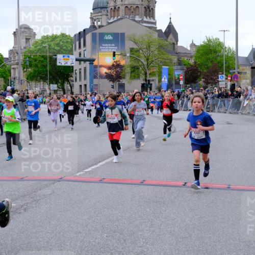 25.04.2026 - Das Zehntel Tim E. http://msf.ph/oto/9576581 25.04.2026 10:57:25 Ziel 5013, 5047, 5333, 5338, 5417, 5442, 5522, 5619, 5818, 5821, 5831, 5955, 6120, 6134, 6138, 6169, 6175, 6235, 6335, 6630, 6728, 6737, 6751, 6877, 6901, 7070, 7134, 7222, 7224, 7413, 7682, 7867, 8016, 8046, 8047 meine-sportfotos.de