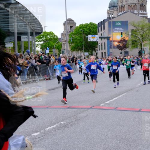 25.04.2026 - Das Zehntel Tim E. http://msf.ph/oto/9576599 25.04.2026 10:57:28 Ziel 5013, 5047, 5333, 5338, 5417, 5430, 5442, 5545, 5546, 5547, 5619, 5818, 5955, 5967, 6120, 6134, 6138, 6169, 6171, 6175, 6235, 6328, 6335, 6338, 6630, 6888, 6899, 7070, 7222, 7682, 7867, 7906, 8014, 8016, 8046, 8047 meine-sportfotos.de