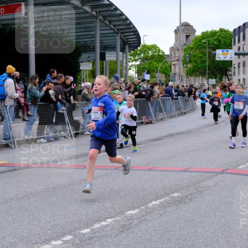 25.04.2026 - Das Zehntel Tim E. http://msf.ph/oto/9576611 25.04.2026 10:57:30 Ziel 5013, 5047, 5333, 5338, 5417, 5430, 5442, 5537, 5540, 5545, 5546, 5547, 5619, 5818, 5955, 5967, 6120, 6134, 6138, 6171, 6181, 6235, 6328, 6335, 6338, 6622, 6625, 6630, 6639, 6888, 6899, 7070, 7682, 7867, 7906, 8014, 8016, 8029, 8046, 8047 meine-sportfotos.de
