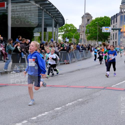 25.04.2026 - Das Zehntel Tim E. http://msf.ph/oto/9576612 25.04.2026 10:57:30 Ziel 5013, 5047, 5333, 5338, 5417, 5430, 5442, 5537, 5540, 5545, 5546, 5547, 5619, 5818, 5955, 5967, 6120, 6134, 6138, 6171, 6181, 6235, 6328, 6335, 6338, 6622, 6625, 6630, 6639, 6888, 6899, 7070, 7682, 7867, 7906, 8014, 8016, 8029, 8046, 8047 meine-sportfotos.de