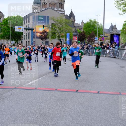 25.04.2026 - Das Zehntel Tim E. http://msf.ph/oto/9576619 25.04.2026 10:57:32 Ziel 5047, 5135, 5338, 5417, 5430, 5442, 5535, 5537, 5540, 5545, 5546, 5547, 5619, 5818, 5955, 5967, 6120, 6134, 6171, 6181, 6328, 6335, 6338, 6622, 6625, 6630, 6639, 6640, 6867, 6888, 6897, 6899, 6904, 7070, 7682, 7867, 7906, 8014, 8016, 8029, 8046, 8047 meine-sportfotos.de