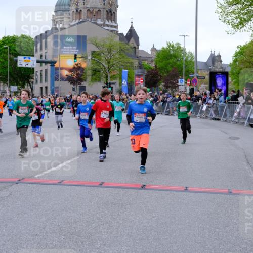 25.04.2026 - Das Zehntel Tim E. http://msf.ph/oto/9576621 25.04.2026 10:57:32 Ziel 5047, 5135, 5338, 5417, 5430, 5442, 5535, 5537, 5540, 5545, 5546, 5547, 5619, 5818, 5955, 5967, 6120, 6134, 6171, 6181, 6328, 6335, 6338, 6622, 6625, 6630, 6639, 6640, 6867, 6888, 6897, 6899, 6904, 7070, 7682, 7867, 7906, 8014, 8016, 8029, 8046, 8047 meine-sportfotos.de