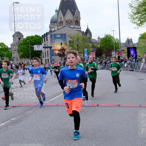25.04.2026 - Das Zehntel Tim E. http://msf.ph/oto/9576628 25.04.2026 10:57:33 Ziel 5047, 5135, 5168, 5417, 5430, 5442, 5535, 5537, 5540, 5545, 5546, 5547, 5619, 5818, 5955, 5967, 6120, 6134, 6171, 6181, 6328, 6335, 6338, 6622, 6625, 6630, 6639, 6640, 6867, 6888, 6897, 6899, 6904, 7007, 7070, 7682, 7772, 7798, 7867, 7906, 8014, 8016, 8029, 8046, 8047 meine-sportfotos.de