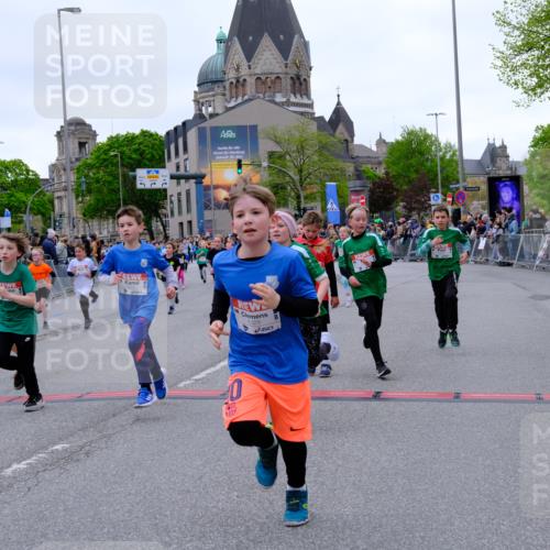 25.04.2026 - Das Zehntel Tim E. http://msf.ph/oto/9576629 25.04.2026 10:57:33 Ziel 5047, 5135, 5168, 5417, 5430, 5442, 5535, 5537, 5540, 5545, 5546, 5547, 5619, 5818, 5955, 5967, 6120, 6134, 6171, 6181, 6328, 6335, 6338, 6622, 6625, 6630, 6639, 6640, 6867, 6888, 6897, 6899, 6904, 7007, 7070, 7682, 7772, 7798, 7867, 7906, 8014, 8016, 8029, 8046, 8047 meine-sportfotos.de