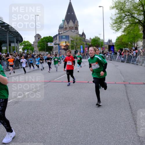 25.04.2026 - Das Zehntel Tim E. http://msf.ph/oto/9576632 25.04.2026 10:57:34 Ziel 5047, 5135, 5168, 5417, 5430, 5442, 5535, 5537, 5540, 5545, 5546, 5547, 5619, 5818, 5967, 6120, 6134, 6171, 6181, 6328, 6335, 6338, 6440, 6614, 6622, 6625, 6630, 6639, 6640, 6867, 6888, 6897, 6899, 6904, 7007, 7070, 7682, 7772, 7798, 7867, 7906, 8014, 8029, 8046, 8047 meine-sportfotos.de