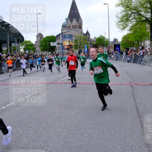 25.04.2026 - Das Zehntel Tim E. http://msf.ph/oto/9576633 25.04.2026 10:57:34 Ziel 5047, 5135, 5168, 5417, 5430, 5442, 5535, 5537, 5540, 5545, 5546, 5547, 5619, 5818, 5967, 6120, 6134, 6171, 6181, 6328, 6335, 6338, 6440, 6614, 6622, 6625, 6630, 6639, 6640, 6867, 6888, 6897, 6899, 6904, 7007, 7070, 7682, 7772, 7798, 7867, 7906, 8014, 8029, 8046, 8047 meine-sportfotos.de
