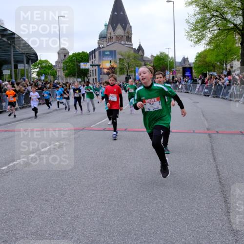 25.04.2026 - Das Zehntel Tim E. http://msf.ph/oto/9576634 25.04.2026 10:57:34 Ziel 5047, 5135, 5168, 5417, 5430, 5442, 5535, 5537, 5540, 5545, 5546, 5547, 5619, 5818, 5967, 6120, 6134, 6171, 6181, 6328, 6335, 6338, 6440, 6614, 6622, 6625, 6630, 6639, 6640, 6867, 6888, 6897, 6899, 6904, 7007, 7070, 7682, 7772, 7798, 7867, 7906, 8014, 8029, 8046, 8047 meine-sportfotos.de