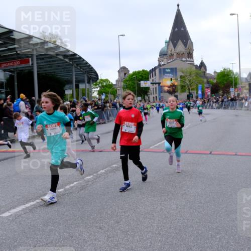 25.04.2026 - Das Zehntel Tim E. http://msf.ph/oto/9576638 25.04.2026 10:57:36 Ziel 5047, 5135, 5168, 5417, 5430, 5535, 5537, 5540, 5545, 5546, 5547, 5815, 5818, 5837, 5967, 6171, 6181, 6328, 6331, 6338, 6440, 6614, 6622, 6625, 6630, 6639, 6640, 6867, 6888, 6897, 6899, 6904, 7007, 7772, 7798, 7867, 7906, 8014, 8029, 8046, 8047 meine-sportfotos.de