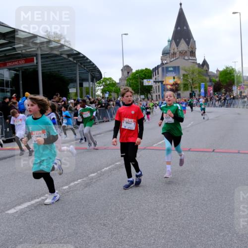 25.04.2026 - Das Zehntel Tim E. http://msf.ph/oto/9576639 25.04.2026 10:57:36 Ziel 5047, 5135, 5168, 5417, 5430, 5535, 5537, 5540, 5545, 5546, 5547, 5815, 5818, 5837, 5967, 6171, 6181, 6328, 6331, 6338, 6440, 6614, 6622, 6625, 6630, 6639, 6640, 6867, 6888, 6897, 6899, 6904, 7007, 7772, 7798, 7867, 7906, 8014, 8029, 8046, 8047 meine-sportfotos.de