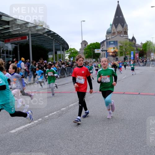 25.04.2026 - Das Zehntel Tim E. http://msf.ph/oto/9576641 25.04.2026 10:57:36 Ziel 5047, 5135, 5168, 5417, 5430, 5535, 5537, 5540, 5545, 5546, 5547, 5815, 5818, 5837, 5967, 6171, 6181, 6328, 6331, 6338, 6440, 6614, 6622, 6625, 6630, 6639, 6640, 6867, 6888, 6897, 6899, 6904, 7007, 7772, 7798, 7867, 7906, 8014, 8029, 8046, 8047 meine-sportfotos.de