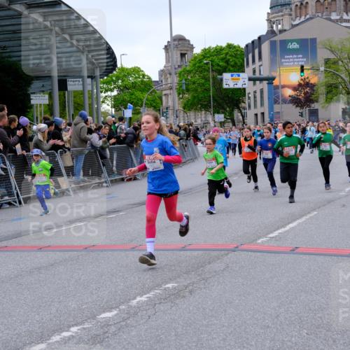 25.04.2026 - Das Zehntel Tim E. http://msf.ph/oto/9576650 25.04.2026 10:57:41 Ziel 5071, 5135, 5168, 5223, 5291, 5354, 5372, 5535, 5537, 5539, 5540, 5543, 5554, 5806, 5815, 5816, 5832, 5837, 6181, 6331, 6418, 6440, 6614, 6622, 6625, 6634, 6639, 6640, 6867, 6897, 6904, 6947, 7007, 7261, 7375, 7392, 7694, 7772, 7798, 8029 meine-sportfotos.de