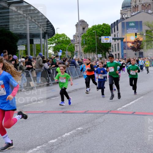25.04.2026 - Das Zehntel Tim E. http://msf.ph/oto/9576655 25.04.2026 10:57:41 Ziel 5071, 5135, 5168, 5223, 5291, 5354, 5372, 5535, 5537, 5539, 5540, 5543, 5554, 5806, 5815, 5816, 5832, 5837, 6181, 6331, 6418, 6440, 6614, 6622, 6625, 6634, 6639, 6640, 6867, 6897, 6904, 6947, 7007, 7261, 7375, 7392, 7694, 7772, 7798, 8029 meine-sportfotos.de