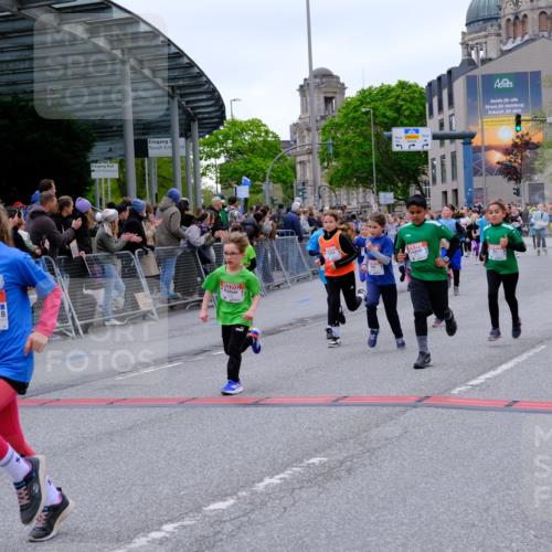 25.04.2026 - Das Zehntel Tim E. http://msf.ph/oto/9576656 25.04.2026 10:57:41 Ziel 5071, 5135, 5168, 5223, 5291, 5354, 5372, 5535, 5537, 5539, 5540, 5543, 5554, 5806, 5815, 5816, 5832, 5837, 6181, 6331, 6418, 6440, 6614, 6622, 6625, 6634, 6639, 6640, 6867, 6897, 6904, 6947, 7007, 7261, 7375, 7392, 7694, 7772, 7798, 8029 meine-sportfotos.de