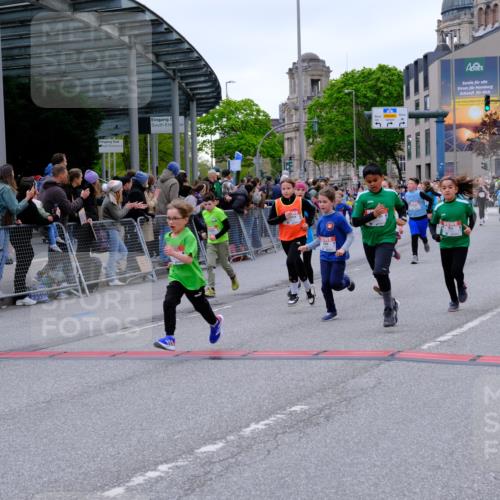 25.04.2026 - Das Zehntel Tim E. http://msf.ph/oto/9576658 25.04.2026 10:57:42 Ziel 5071, 5135, 5168, 5223, 5291, 5354, 5372, 5472, 5535, 5537, 5539, 5543, 5554, 5806, 5815, 5816, 5832, 5837, 6181, 6331, 6418, 6440, 6614, 6622, 6625, 6634, 6639, 6640, 6867, 6897, 6904, 6947, 7007, 7261, 7375, 7392, 7694, 7772, 7798, 8002, 8005 meine-sportfotos.de