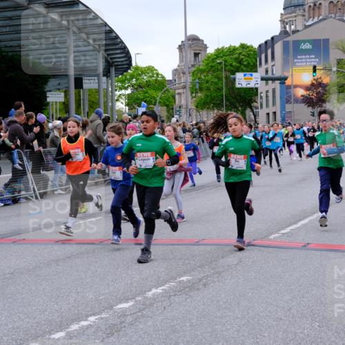 25.04.2026 - Das Zehntel Tim E. http://msf.ph/oto/9576663 25.04.2026 10:57:42 Ziel 5071, 5135, 5168, 5223, 5291, 5354, 5372, 5472, 5535, 5537, 5539, 5543, 5554, 5806, 5815, 5816, 5832, 5837, 6181, 6331, 6418, 6440, 6614, 6622, 6625, 6634, 6639, 6640, 6867, 6897, 6904, 6947, 7007, 7261, 7375, 7392, 7694, 7772, 7798, 8002, 8005 meine-sportfotos.de