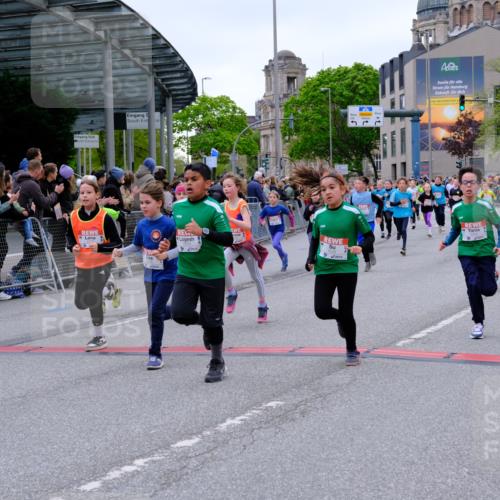 25.04.2026 - Das Zehntel Tim E. http://msf.ph/oto/9576664 25.04.2026 10:57:43 Ziel 5071, 5135, 5168, 5223, 5291, 5354, 5372, 5472, 5535, 5539, 5543, 5554, 5806, 5810, 5815, 5816, 5832, 5837, 6331, 6418, 6440, 6614, 6634, 6640, 6867, 6897, 6904, 6947, 7007, 7261, 7375, 7392, 7694, 7772, 7798, 7895, 8002, 8005 meine-sportfotos.de