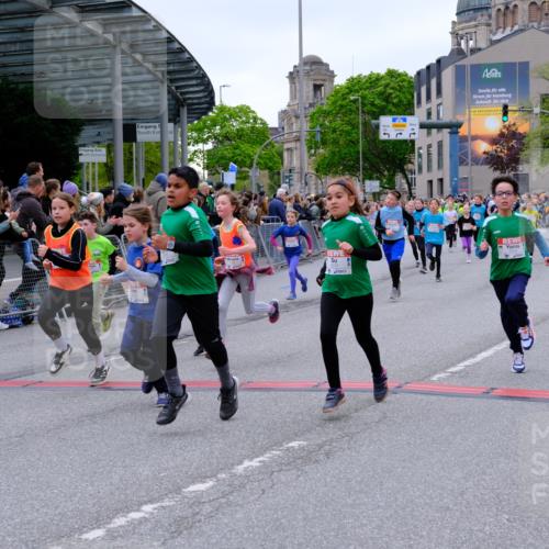 25.04.2026 - Das Zehntel Tim E. http://msf.ph/oto/9576665 25.04.2026 10:57:43 Ziel 5071, 5135, 5168, 5223, 5291, 5354, 5372, 5472, 5535, 5539, 5543, 5554, 5806, 5810, 5815, 5816, 5832, 5837, 6331, 6418, 6440, 6614, 6634, 6640, 6867, 6897, 6904, 6947, 7007, 7261, 7375, 7392, 7694, 7772, 7798, 7895, 8002, 8005 meine-sportfotos.de