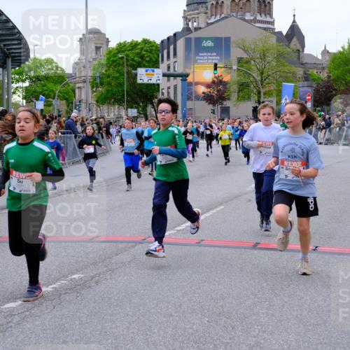 25.04.2026 - Das Zehntel Tim E. http://msf.ph/oto/9576667 25.04.2026 10:57:43 Ziel 5071, 5135, 5168, 5223, 5291, 5354, 5372, 5472, 5535, 5539, 5543, 5554, 5806, 5810, 5815, 5816, 5832, 5837, 6331, 6418, 6440, 6614, 6634, 6640, 6867, 6897, 6904, 6947, 7007, 7261, 7375, 7392, 7694, 7772, 7798, 7895, 8002, 8005 meine-sportfotos.de