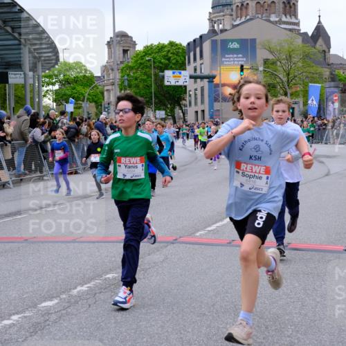 25.04.2026 - Das Zehntel Tim E. http://msf.ph/oto/9576671 25.04.2026 10:57:43 Ziel 5071, 5135, 5168, 5223, 5291, 5354, 5372, 5472, 5535, 5539, 5543, 5554, 5806, 5810, 5815, 5816, 5832, 5837, 6331, 6418, 6440, 6614, 6634, 6640, 6867, 6897, 6904, 6947, 7007, 7261, 7375, 7392, 7694, 7772, 7798, 7895, 8002, 8005 meine-sportfotos.de