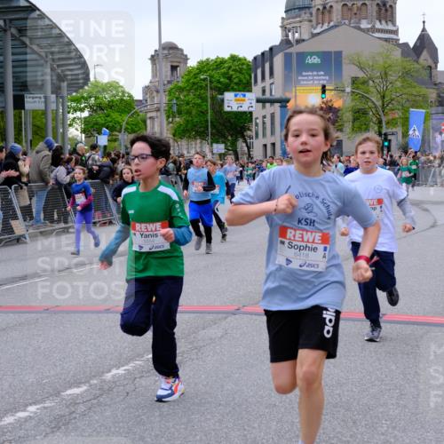 25.04.2026 - Das Zehntel Tim E. http://msf.ph/oto/9576672 25.04.2026 10:57:44 Ziel 5071, 5168, 5223, 5291, 5354, 5372, 5472, 5476, 5539, 5543, 5554, 5677, 5806, 5810, 5815, 5816, 5832, 5837, 6331, 6408, 6411, 6418, 6440, 6614, 6634, 6715, 6749, 6867, 6897, 6947, 7007, 7261, 7375, 7392, 7694, 7772, 7796, 7798, 7895, 8002, 8005 meine-sportfotos.de