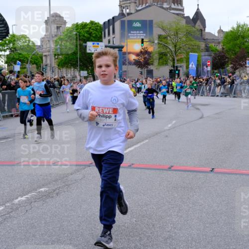 25.04.2026 - Das Zehntel Tim E. http://msf.ph/oto/9576674 25.04.2026 10:57:44 Ziel 5071, 5168, 5223, 5291, 5354, 5372, 5472, 5476, 5539, 5543, 5554, 5677, 5806, 5810, 5815, 5816, 5832, 5837, 6331, 6408, 6411, 6418, 6440, 6614, 6634, 6715, 6749, 6867, 6897, 6947, 7007, 7261, 7375, 7392, 7694, 7772, 7796, 7798, 7895, 8002, 8005 meine-sportfotos.de