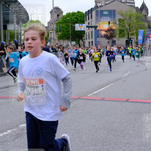 25.04.2026 - Das Zehntel Tim E. http://msf.ph/oto/9576678 25.04.2026 10:57:45 Ziel 5071, 5168, 5223, 5291, 5354, 5372, 5472, 5476, 5539, 5543, 5554, 5677, 5806, 5810, 5815, 5816, 5832, 5837, 6331, 6408, 6411, 6418, 6440, 6614, 6634, 6708, 6715, 6747, 6749, 6947, 7007, 7261, 7322, 7375, 7392, 7694, 7772, 7796, 7798, 7895, 8002, 8005 meine-sportfotos.de