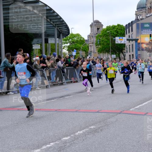 25.04.2026 - Das Zehntel Tim E. http://msf.ph/oto/9576681 25.04.2026 10:57:46 Ziel 5071, 5223, 5291, 5354, 5372, 5472, 5476, 5539, 5543, 5554, 5665, 5677, 5806, 5810, 5815, 5816, 5832, 5837, 6331, 6408, 6411, 6418, 6440, 6603, 6614, 6634, 6708, 6715, 6747, 6749, 6947, 7231, 7261, 7322, 7375, 7392, 7694, 7796, 7895, 8002, 8005 meine-sportfotos.de