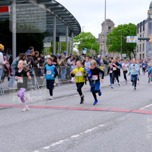 25.04.2026 - Das Zehntel Tim E. http://msf.ph/oto/9576688 25.04.2026 10:57:47 Ziel 5002, 5071, 5223, 5291, 5354, 5372, 5472, 5476, 5539, 5543, 5554, 5665, 5677, 5806, 5810, 5815, 5816, 5832, 5837, 5973, 6331, 6408, 6411, 6418, 6603, 6634, 6708, 6715, 6747, 6749, 6947, 7037, 7231, 7242, 7261, 7322, 7375, 7392, 7694, 7796, 7895, 8002, 8005 meine-sportfotos.de