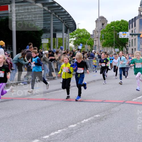 25.04.2026 - Das Zehntel Tim E. http://msf.ph/oto/9576690 25.04.2026 10:57:47 Ziel 5002, 5071, 5223, 5291, 5354, 5372, 5472, 5476, 5539, 5543, 5554, 5665, 5677, 5806, 5810, 5815, 5816, 5832, 5837, 5973, 6331, 6408, 6411, 6418, 6603, 6634, 6708, 6715, 6747, 6749, 6947, 7037, 7231, 7242, 7261, 7322, 7375, 7392, 7694, 7796, 7895, 8002, 8005 meine-sportfotos.de