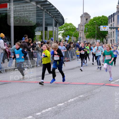 25.04.2026 - Das Zehntel Tim E. http://msf.ph/oto/9576692 25.04.2026 10:57:47 Ziel 5002, 5071, 5223, 5291, 5354, 5372, 5472, 5476, 5539, 5543, 5554, 5665, 5677, 5806, 5810, 5815, 5816, 5832, 5837, 5973, 6331, 6408, 6411, 6418, 6603, 6634, 6708, 6715, 6747, 6749, 6947, 7037, 7231, 7242, 7261, 7322, 7375, 7392, 7694, 7796, 7895, 8002, 8005 meine-sportfotos.de