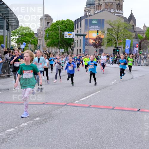 25.04.2026 - Das Zehntel Tim E. http://msf.ph/oto/9576697 25.04.2026 10:57:48 Ziel 5002, 5071, 5223, 5291, 5354, 5372, 5395, 5404, 5472, 5476, 5539, 5543, 5554, 5665, 5677, 5806, 5810, 5816, 5832, 5973, 6408, 6411, 6418, 6603, 6634, 6708, 6715, 6747, 6749, 6892, 6947, 7037, 7231, 7242, 7261, 7322, 7375, 7392, 7694, 7796, 7895, 8002, 8005 meine-sportfotos.de