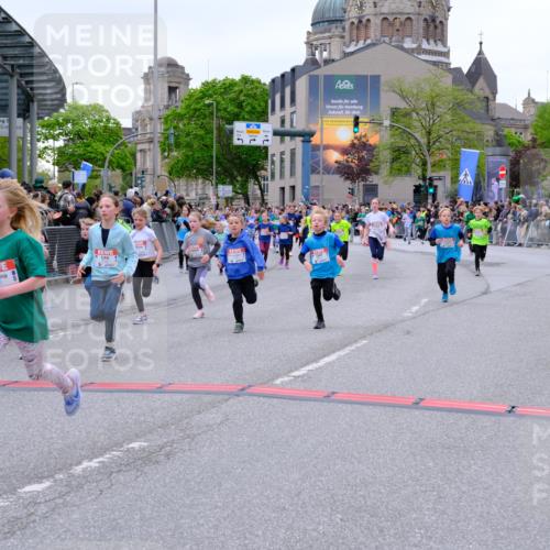 25.04.2026 - Das Zehntel Tim E. http://msf.ph/oto/9576699 25.04.2026 10:57:48 Ziel 5002, 5071, 5223, 5291, 5354, 5372, 5395, 5404, 5472, 5476, 5539, 5543, 5554, 5665, 5677, 5806, 5810, 5816, 5832, 5973, 6408, 6411, 6418, 6603, 6634, 6708, 6715, 6747, 6749, 6892, 6947, 7037, 7231, 7242, 7261, 7322, 7375, 7392, 7694, 7796, 7895, 8002, 8005 meine-sportfotos.de