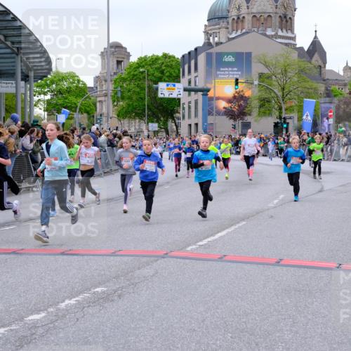 25.04.2026 - Das Zehntel Tim E. http://msf.ph/oto/9576701 25.04.2026 10:57:48 Ziel 5002, 5071, 5223, 5291, 5354, 5372, 5395, 5404, 5472, 5476, 5539, 5543, 5554, 5665, 5677, 5806, 5810, 5816, 5832, 5973, 6408, 6411, 6418, 6603, 6634, 6708, 6715, 6747, 6749, 6892, 6947, 7037, 7231, 7242, 7261, 7322, 7375, 7392, 7694, 7796, 7895, 8002, 8005 meine-sportfotos.de