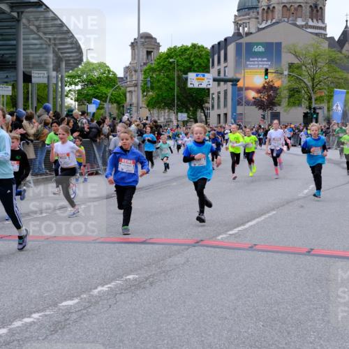 25.04.2026 - Das Zehntel Tim E. http://msf.ph/oto/9576704 25.04.2026 10:57:49 Ziel 5002, 5071, 5223, 5291, 5354, 5372, 5377, 5395, 5404, 5472, 5476, 5539, 5543, 5554, 5665, 5677, 5806, 5810, 5816, 5832, 5973, 6408, 6411, 6418, 6603, 6634, 6708, 6715, 6747, 6749, 6892, 6947, 7037, 7231, 7242, 7261, 7322, 7375, 7392, 7694, 7796, 7895, 8002, 8005 meine-sportfotos.de