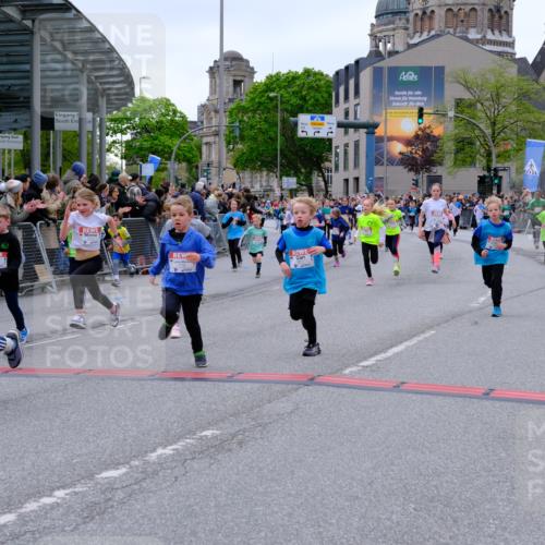 25.04.2026 - Das Zehntel Tim E. http://msf.ph/oto/9576705 25.04.2026 10:57:49 Ziel 5002, 5071, 5223, 5291, 5354, 5372, 5377, 5395, 5404, 5472, 5476, 5539, 5543, 5554, 5665, 5677, 5806, 5810, 5816, 5832, 5973, 6408, 6411, 6418, 6603, 6634, 6708, 6715, 6747, 6749, 6892, 6947, 7037, 7231, 7242, 7261, 7322, 7375, 7392, 7694, 7796, 7895, 8002, 8005 meine-sportfotos.de