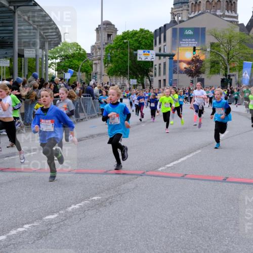 25.04.2026 - Das Zehntel Tim E. http://msf.ph/oto/9576708 25.04.2026 10:57:49 Ziel 5002, 5071, 5223, 5291, 5354, 5372, 5377, 5395, 5404, 5472, 5476, 5539, 5543, 5554, 5665, 5677, 5806, 5810, 5816, 5832, 5973, 6408, 6411, 6418, 6603, 6634, 6708, 6715, 6747, 6749, 6892, 6947, 7037, 7231, 7242, 7261, 7322, 7375, 7392, 7694, 7796, 7895, 8002, 8005 meine-sportfotos.de